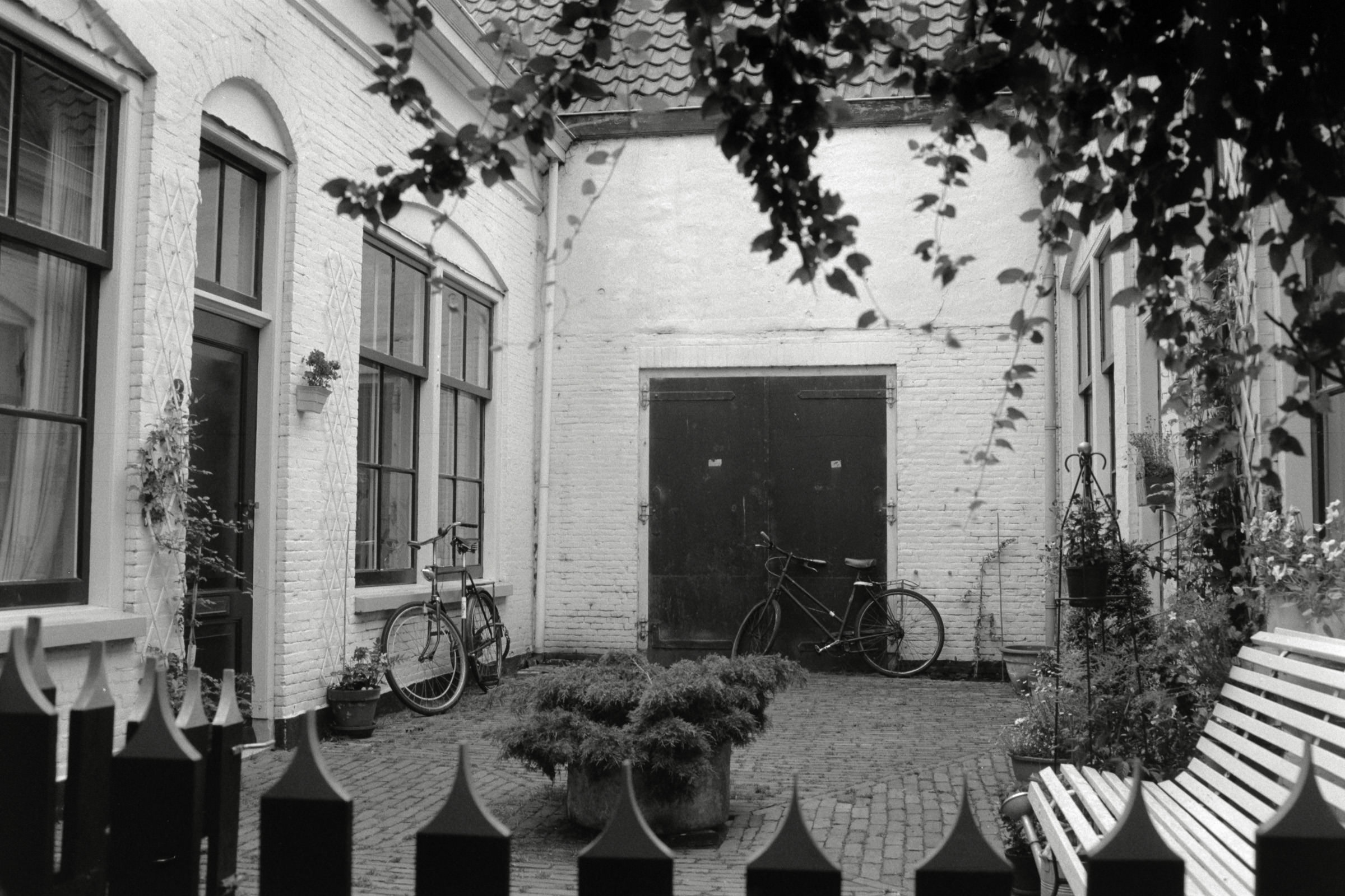 AHP F1992 06 004 sc250507 img30 NLP